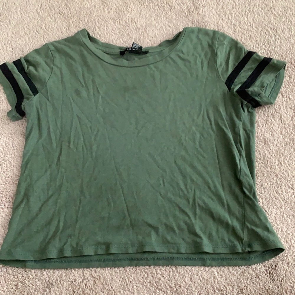 Green cropped forever 21  t-shirt
